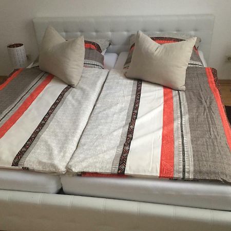 Ferienwohnung Am Schmidtstedter Knoten แอร์ฟวร์ท ภายนอก รูปภาพ
